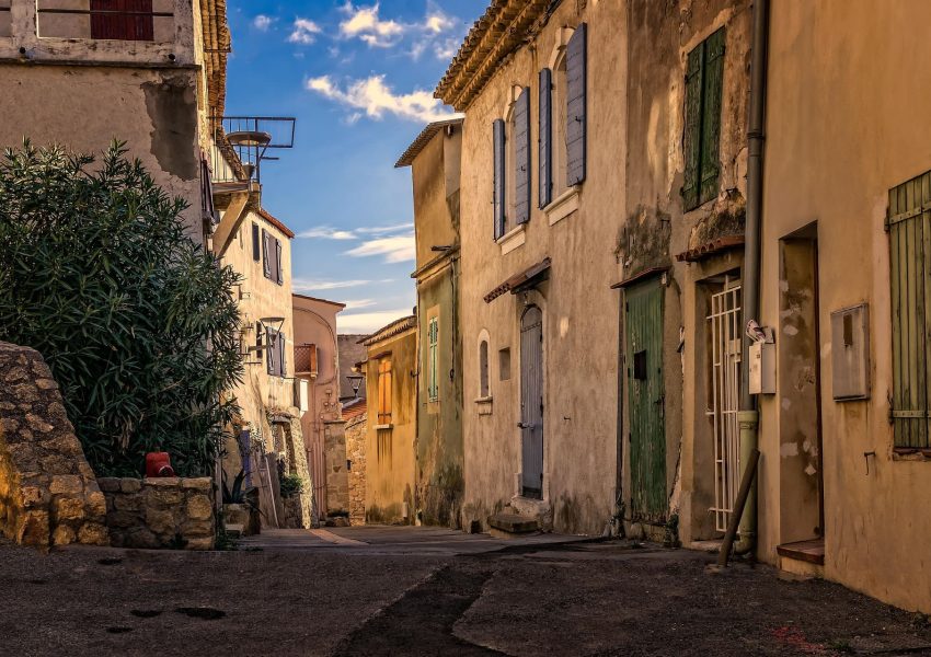 tama66-alley-2995354_1920 (1)